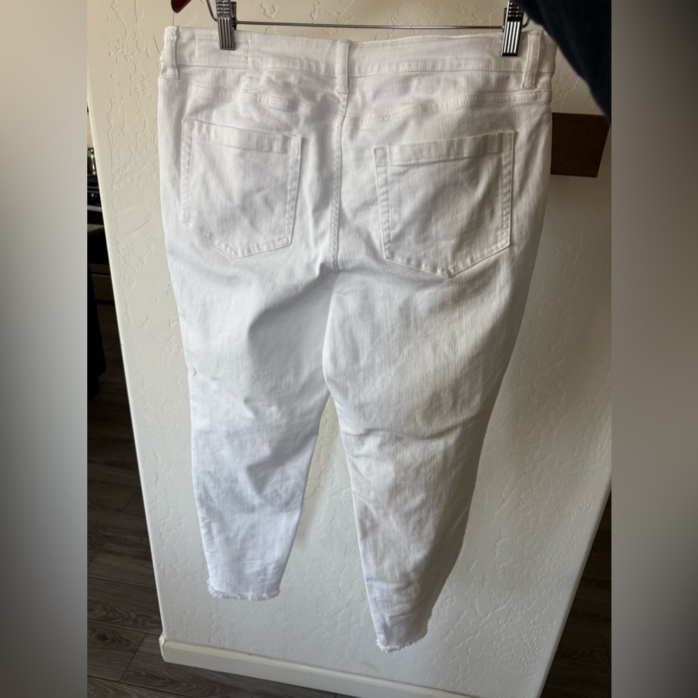 Vince Camuto|White Ankle skinny Jeans/Crisp Finish with raw hem•••size 14,Beachy - Picture 6 of 12